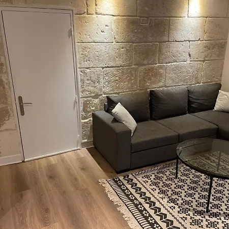 Le Black & White, Hyper Centre - Paisible- Wifi Hd- Netflix- Proche Gare -ideal Couple Et Business Apartamento Niort