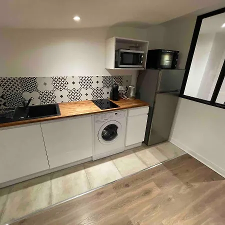 Apartmán Le Black & White, Hyper Centre - Paisible- Wifi Hd- Netflix- Proche Gare -ideal Couple Et Business